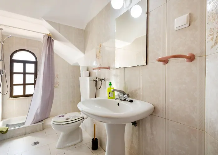 Casa Fernandes T2l * Parchal