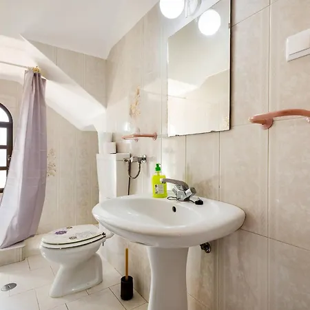 Casa Fernandes T2l * Parchal